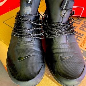 Nike Men's Air Presto Mid Utility Running Shoe